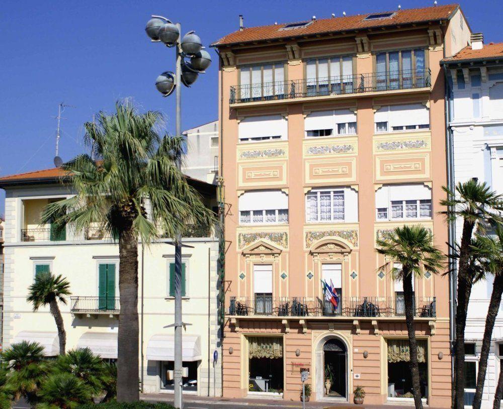 Hotel Liberty Viareggio Kültér fotó